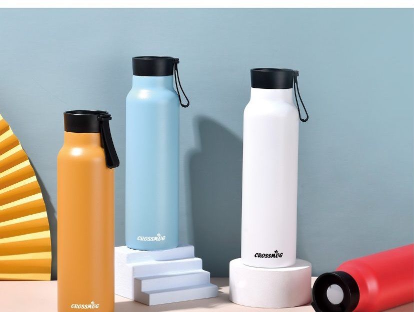 CROSSMUG sport bottles in matte colours